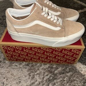Vans Women's Sneakers in Tan and White